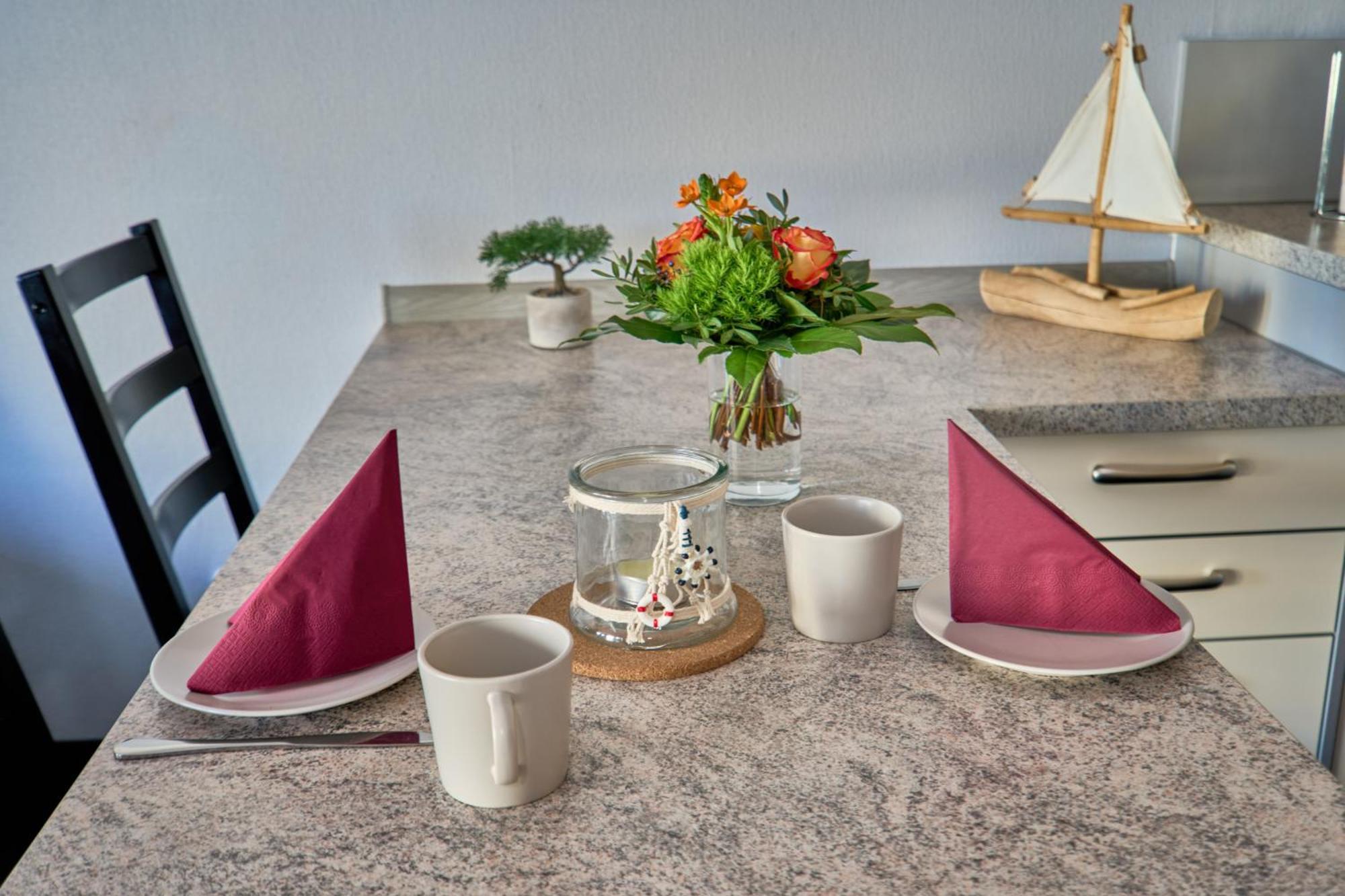 Frische Brise Ferienwohnung Mit Meerblick Куксхафен Экстерьер фото